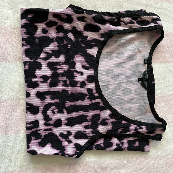 Guess leopard print tank top. - Picture 4 of 6